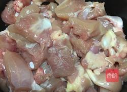 早餐组合（黄焖鸡米饭，萝卜紫菜汤）的做法图解2