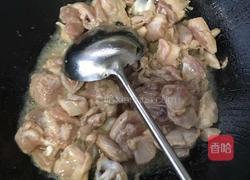 早餐组合（黄焖鸡米饭，萝卜紫菜汤）的做法图解4