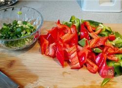 客家酸菜炒大肠的做法图解4