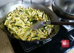 青南瓜炒粉丝的做法图解10