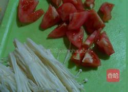 鸭血金针菇番茄汤的做法图解2