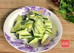 黄瓜炒鸡蛋的做法图解1