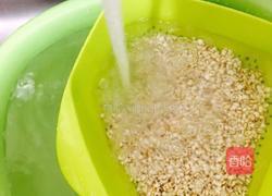 炒薏米的做法图解1