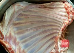 炭烤羊排的做法图解1