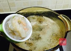 土猪肉海虾草菇汤的做法图解6
