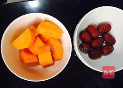 胡萝卜红枣猪蹄汤的做法图解3