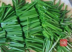 韭菜炒豆腐皮的做法图解2