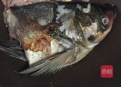 鱼头炖豆饼的做法图解13