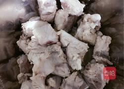 排骨炖豆角土豆的做法图解4