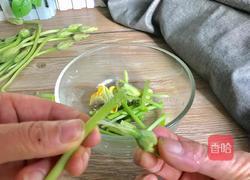 南瓜花炒鸡蛋（儿时的味道）的做法图解3