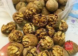 五香煮核桃的做法图解1