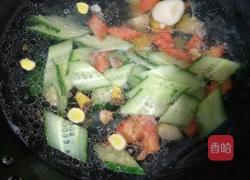 黄瓜胡萝卜皮蛋汤的做法图解6