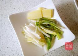 蟹炒年糕的做法图解2