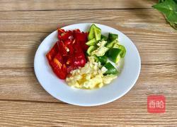 双椒炒黄瓜（儿时的味道）的做法图解2