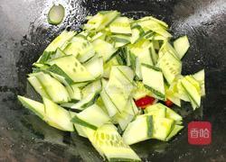 双椒炒黄瓜（儿时的味道）的做法图解7