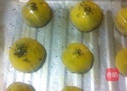 五仁豆沙蛋黄酥的做法图解7