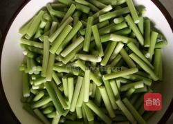 蒜薹炒鸡蛋的做法图解1