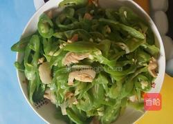 猪肉炒蛇瓜的做法图解4