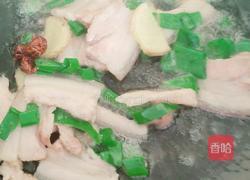 五花肉炖白菜粉条的做法图解3