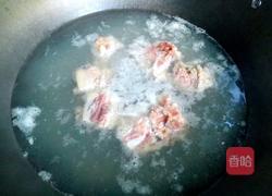 猪骨鱼头冬瓜汤的做法图解3