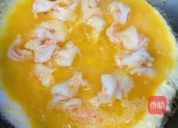 滑蛋虾仁的做法图解8