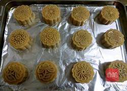 广式月饼（50克莲蓉蛋黄馅）的做法图解27