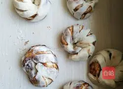 Illustration of how to make bean paste rolls 5