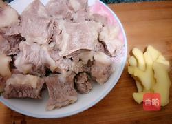 牛肉炖萝卜的做法图解2