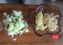 排骨炖豆角的做法图解1