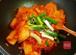 芝麻辣白菜的做法图解3