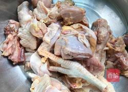 羊尾笋土鸡煲的做法图解1