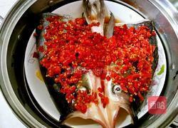 剁椒鱼头的做法图解6