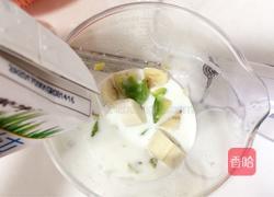 牛油果香蕉奶昔的做法图解6