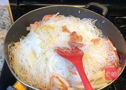 培根生菜炒米粉的做法图解7