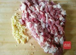 氽清汤肉丸的做法图解2