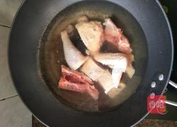 板栗煲鸡汤的做法图解3