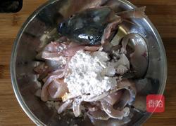 泡椒酸菜鱼的做法图解3