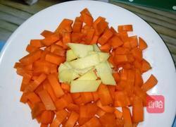 胡萝卜排骨汤的做法图解2