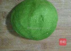 绿色菠菜面的做法图解2