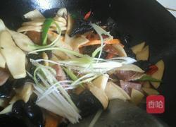 红肠炒菌菇的做法图解7