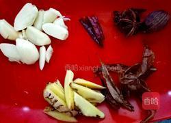 卤莲藕排骨的做法图解3