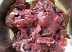 甜椒炒牛肉的做法图解2