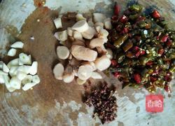 爆炒泡椒羊肝的做法图解1