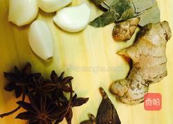 酱香猪蹄的做法图解2