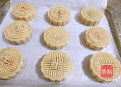 广式月饼(100克凤梨蛋黄馅)的做法图解19