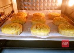广式月饼(100克凤梨蛋黄馅)的做法图解23