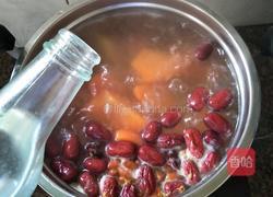 红萝卜牛骨汤的做法图解7