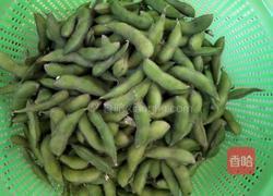 水煮毛豆的做法图解1