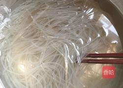 白菜猪肉炖粉条的做法图解3