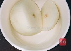 川贝冰糖雪梨的做法图解3